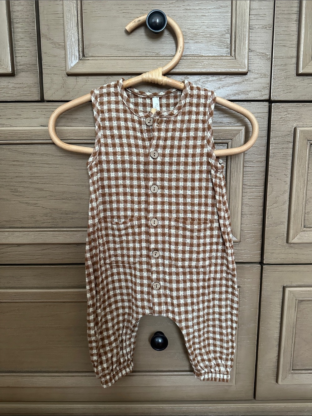 Rylee + Cru Sleeveless Button Romper/Jumpsuit, Clay/White Gingham Print, 0-3M